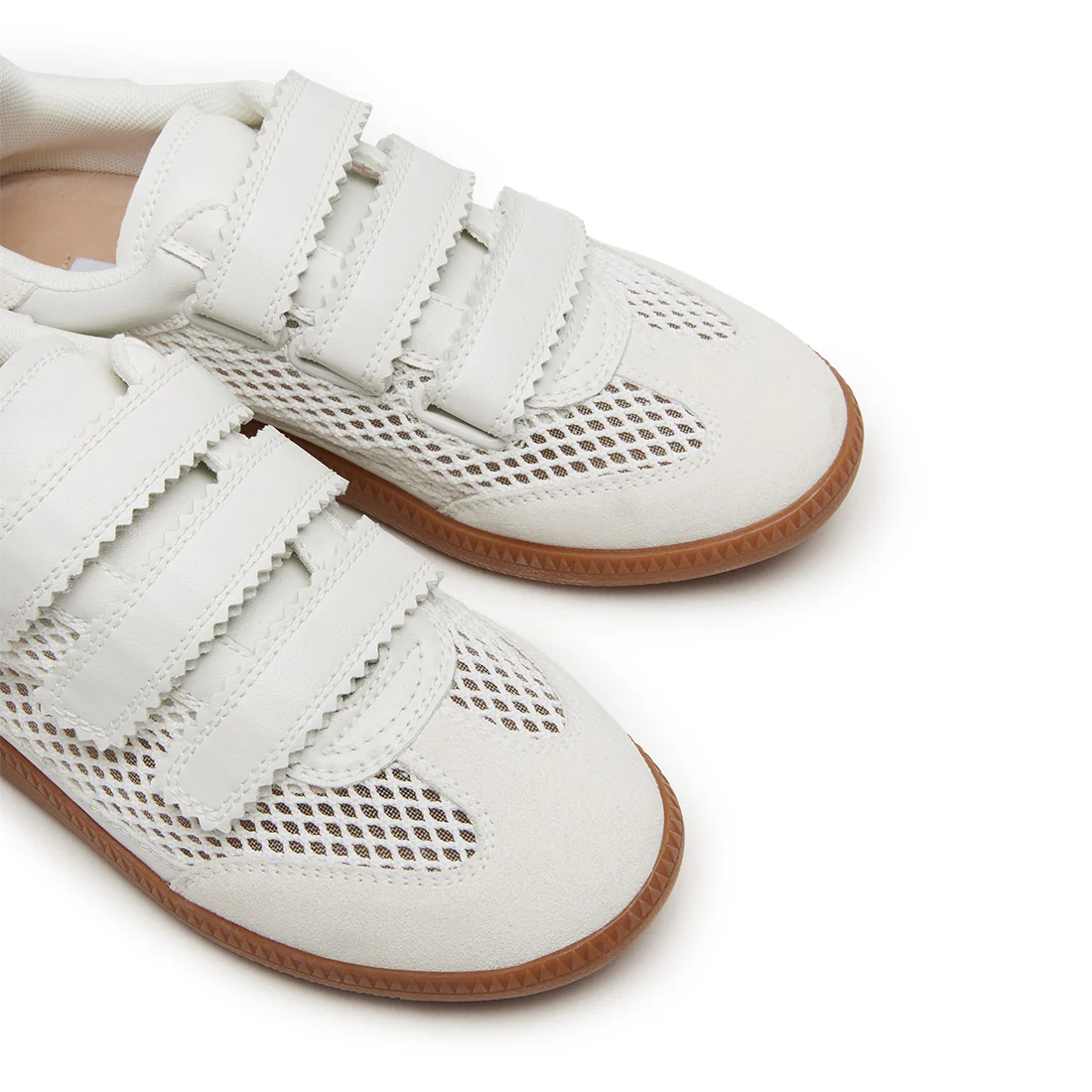 Momentum-M Sneaker WHITE - Image 5